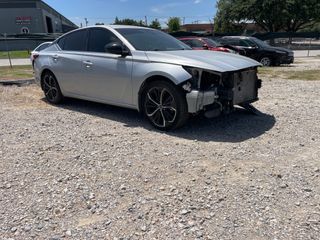 2024 Nissan Altima SR FWD - Exterior Front Right Corner Image